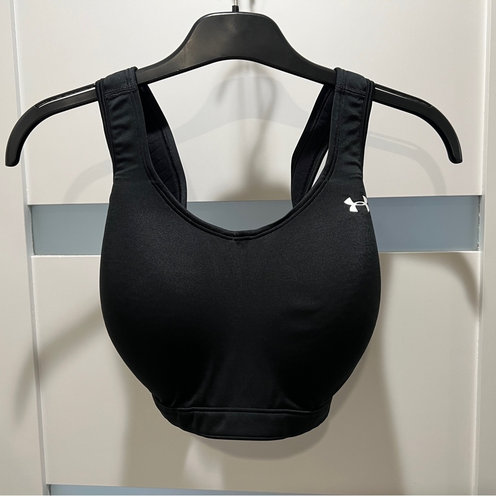 Under Armour Women's Cross-Back Sports Bra Soft Molded Cups Black size 38-40